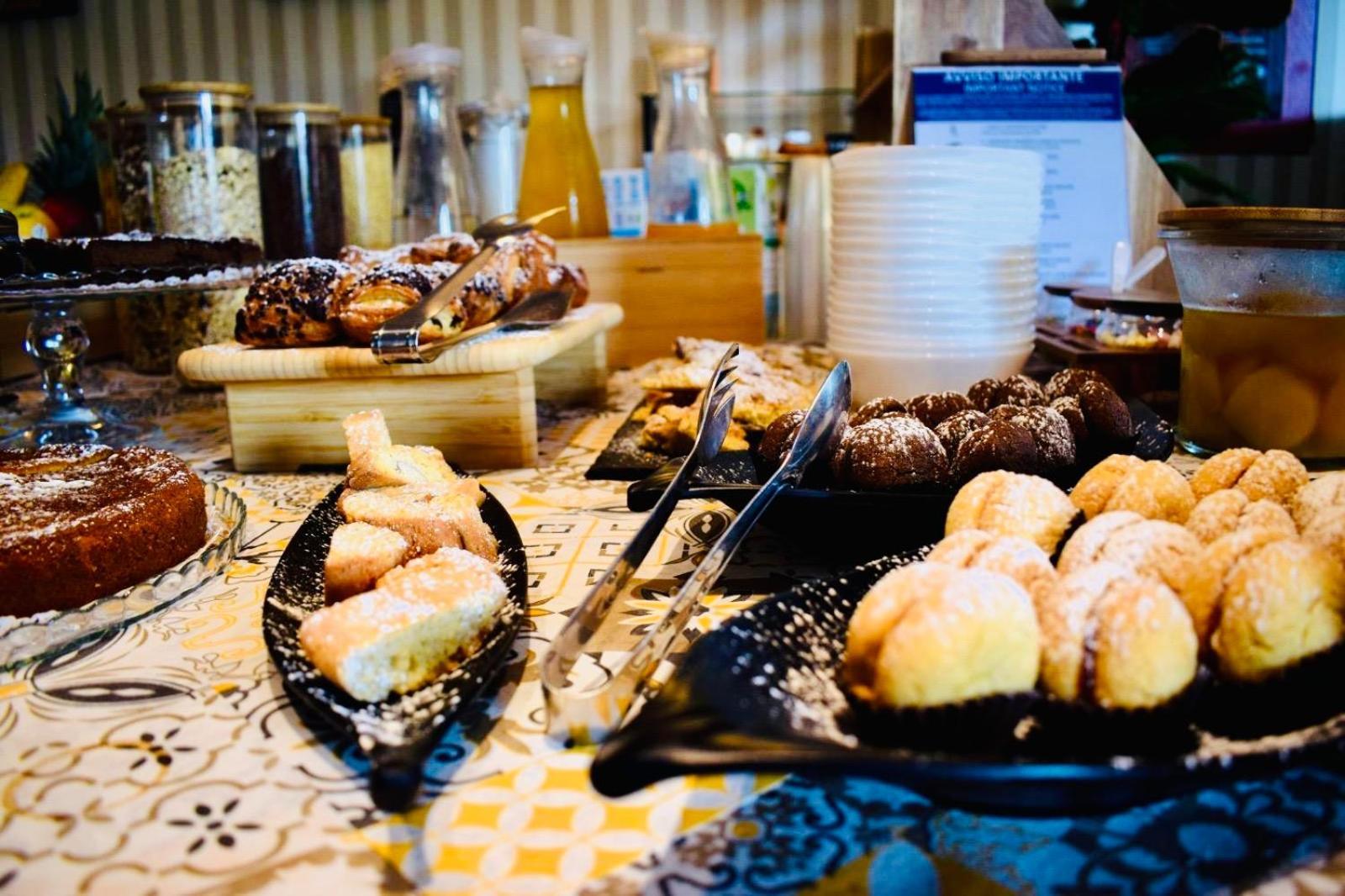 Hotel Miramare - & - Free Breakfast & Brunch Until 13-00 4*